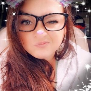 Meet your Posher, Desiree